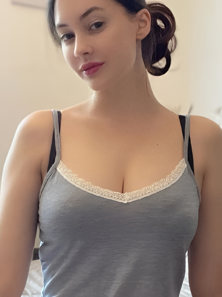 Эсмеральда привлекальеная девушка из Арамиля цена от 10000 руб