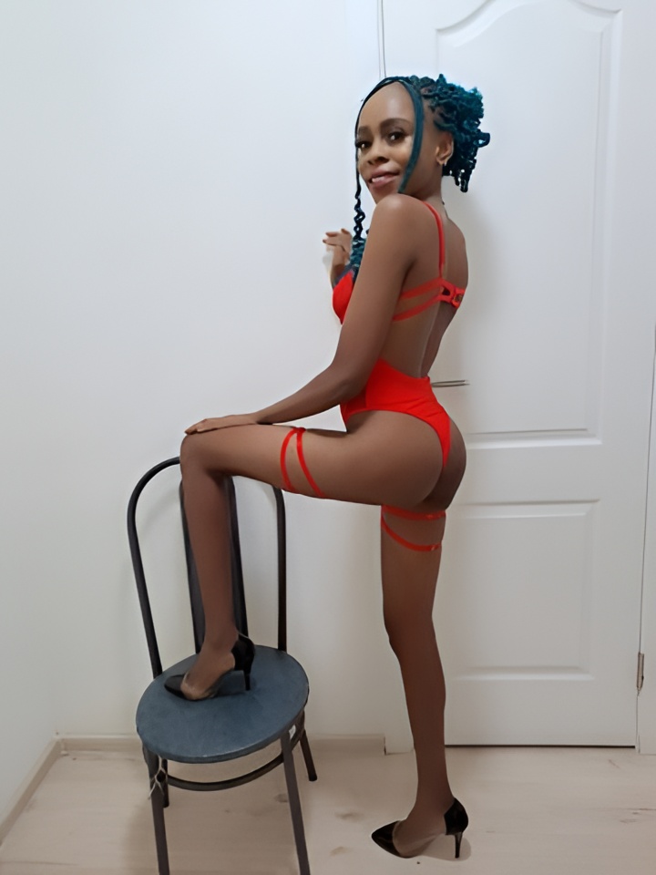 Роза привлекальеная девушка из Арамиля цена от 5000 руб