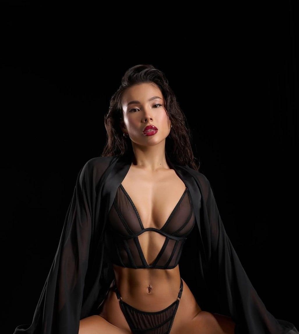 АСЯ привлекальеная девушка из Арамиля цена от 6000 руб