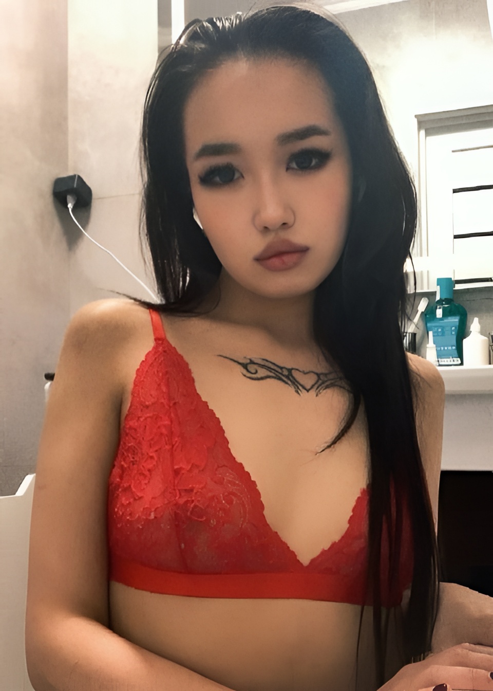 Дарина привлекательная девушка из Арамиля цена от 17000 руб