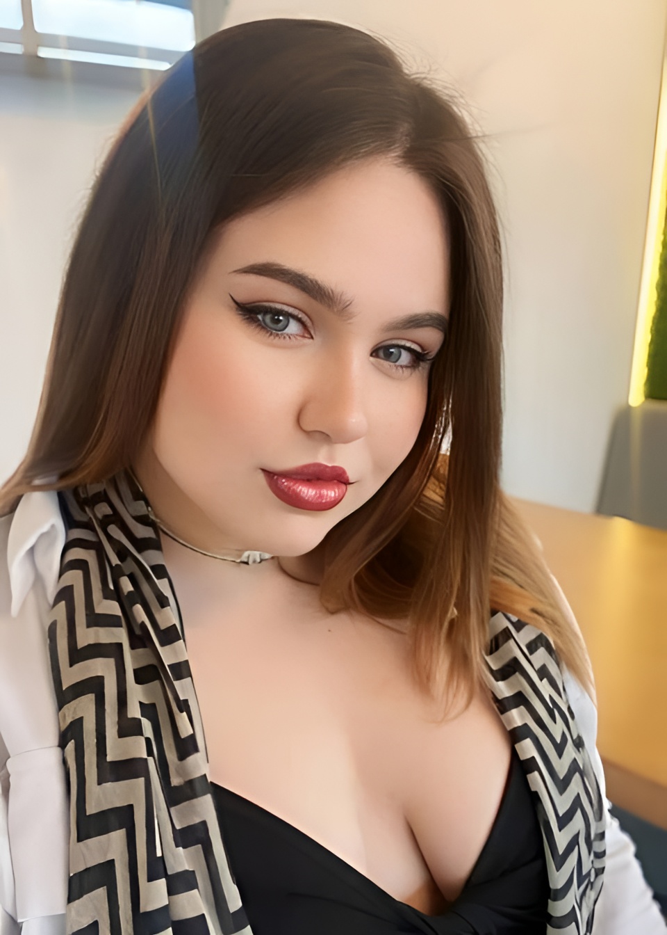 Ульяна привлекательная девушка из Арамиля цена от 6000 руб