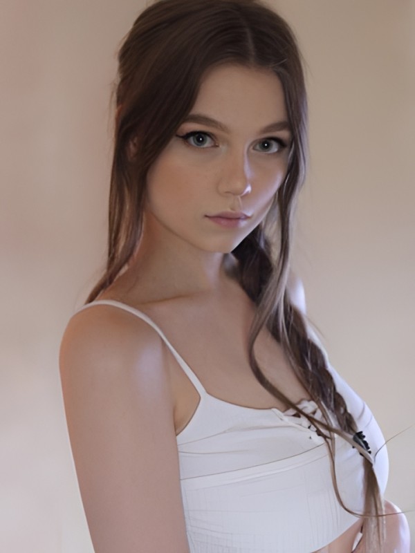 Алена привлекательная девушка из Арамиля цена от 3000 руб