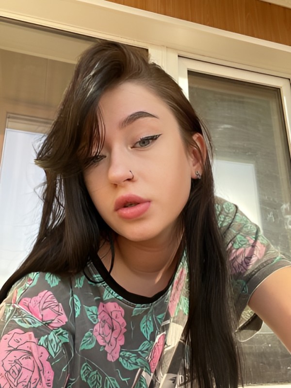 Алла привлекательная девушка из Арамиля цена от 10000 руб