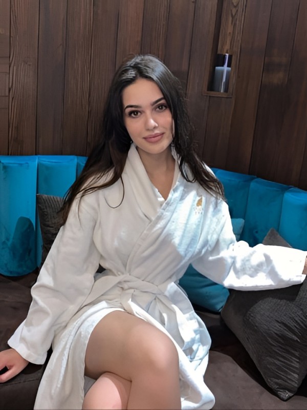 Елизавета привлекательная девушка из Арамиля цена от 4000 руб