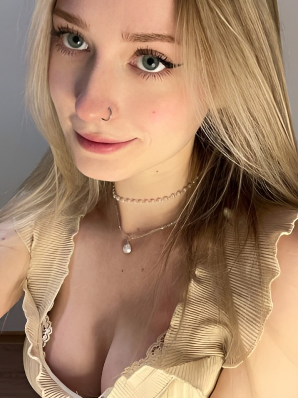 Галина привлекательная девушка из Арамиля цена от 4000 руб