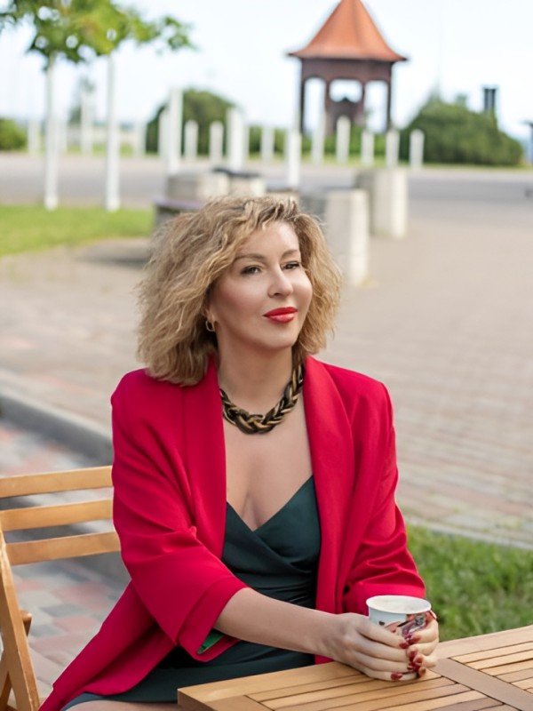 Олеся привлекательная девушка из Арамиля цена от 2000 руб