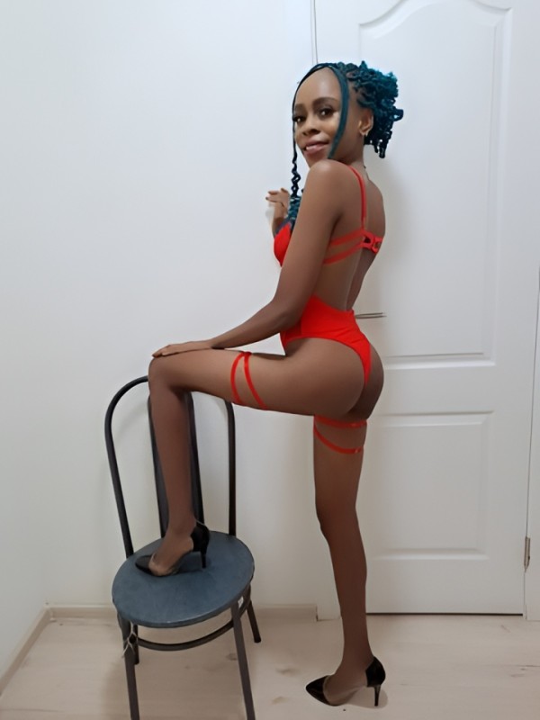 Роза привлекательная девушка из Арамиля цена от 5000 руб