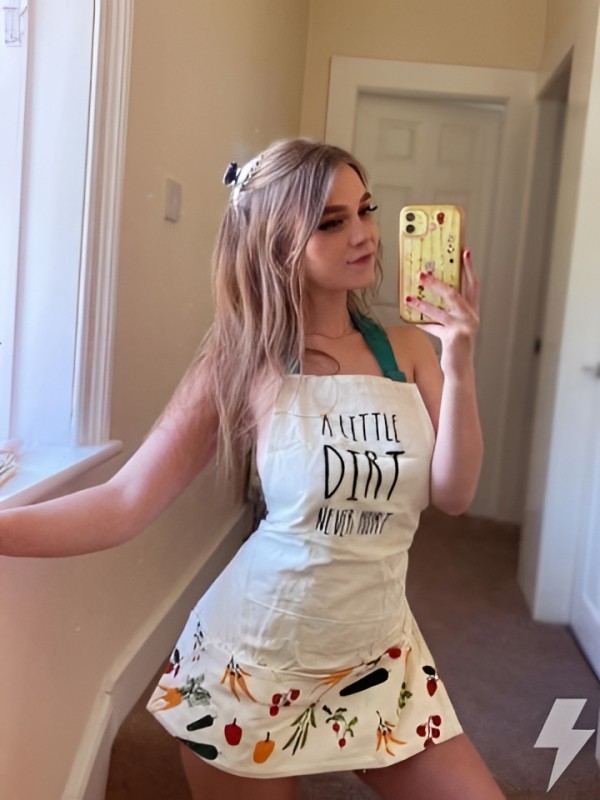 Софи привлекательная девушка из Арамиля цена от 4000 руб