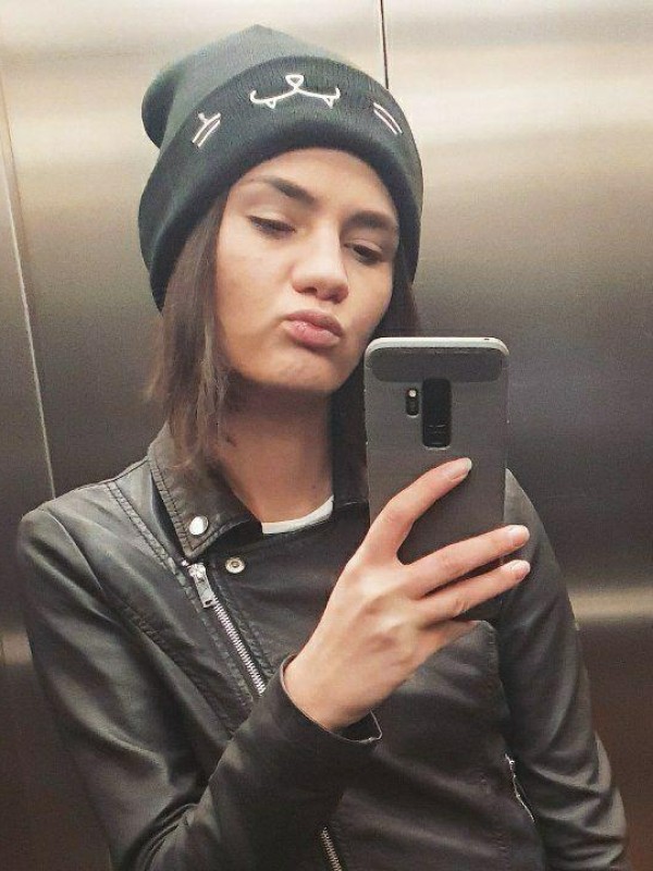 Анфиса привлекательная девушка из Арамиля цена от 3500 руб