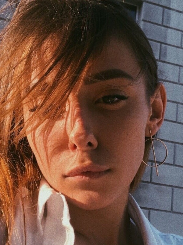 Надя привлекательная девушка из Арамиля цена от 3000 руб