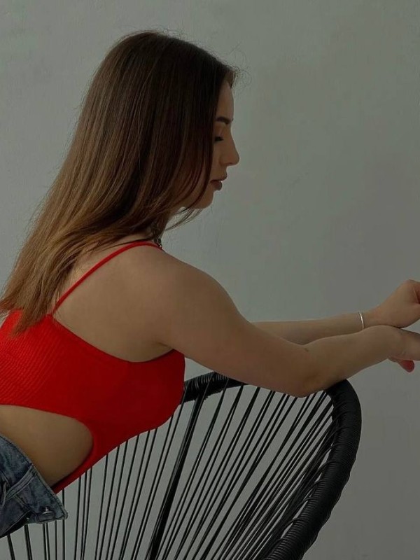 🎥 Лия привлекательная девушка из Арамиля цена от 3500 руб